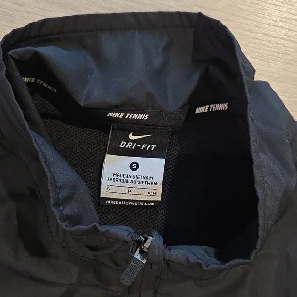 Nike Dri Fit Tennis Jacket - Picture 2 of 3